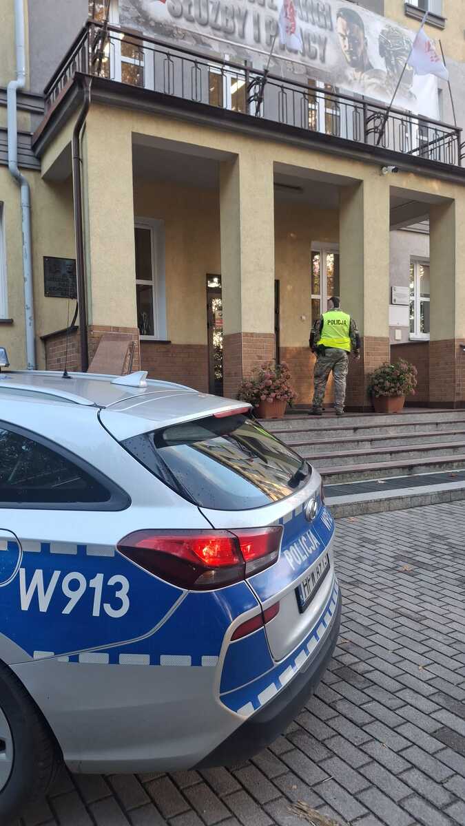 Zwiększone patrole policji w okolicach szkół w Świdwinie